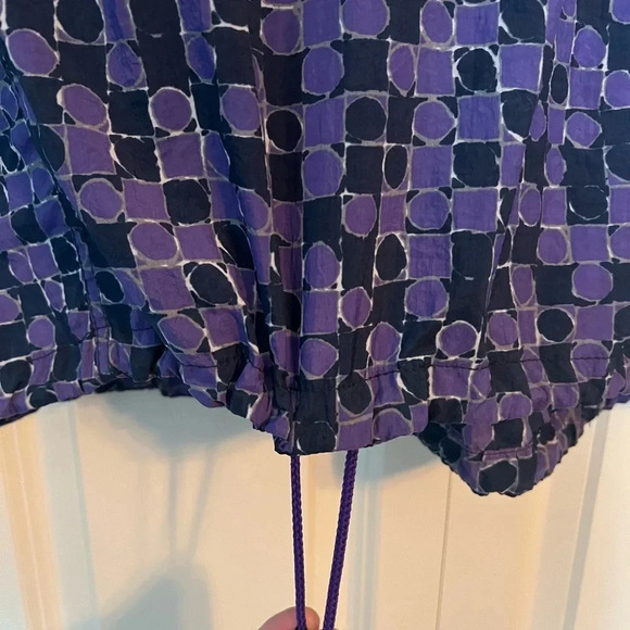 Nike Vintage 90s hooded windbreaker. Size small. Lightweight, packable. - Picture 3 of 6